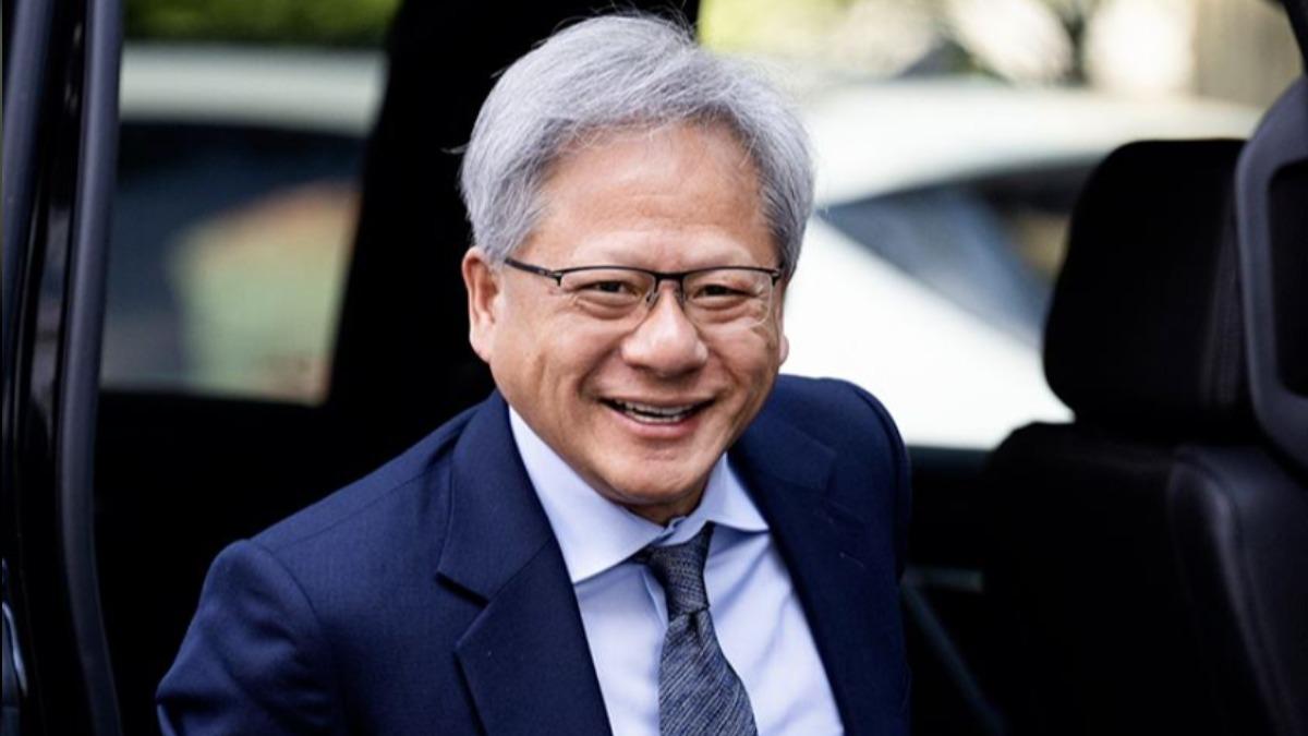 黃仁勳任世壯運聖火代表　曾曝愛打桌球