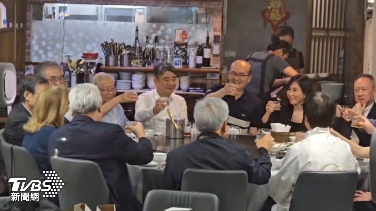 黃仁勳請魏哲家!台積電大咖全來了 私廚鄒記餐敘畫面曝