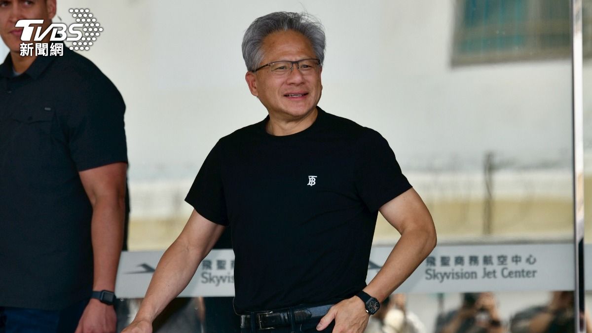 AI教父黃仁勳擔任世壯運壓軸聖火代表。（圖／TVBS）