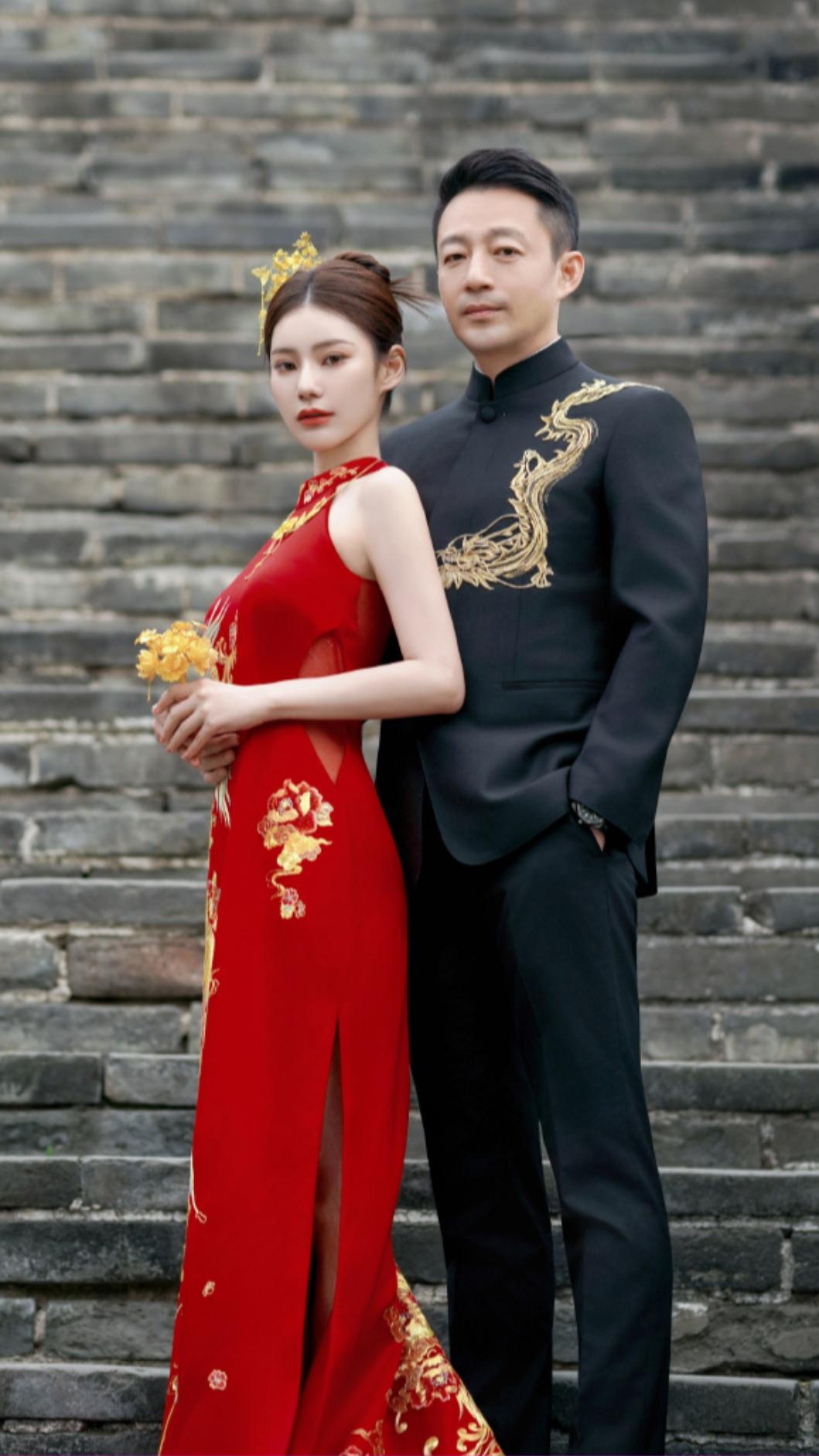 汪小菲婚紗照曝光。（圖／翻攝微博）