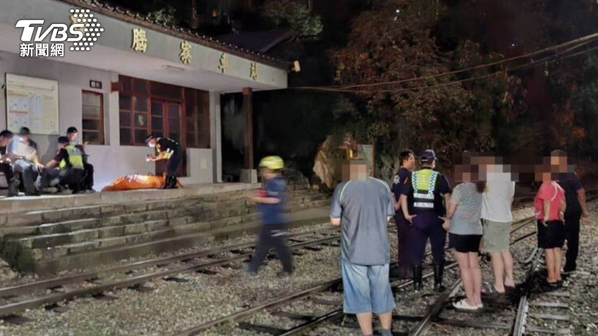 婦人登山健行時遭到落石擊中當場死亡，家屬悲痛不已。（圖／TVBS）