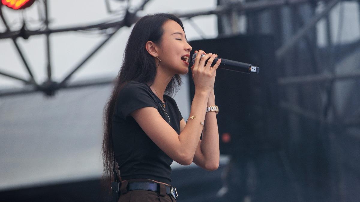 陳忻玥將角逐第36屆金曲華語歌后，將入圍後首場表演獻給台東。（圖／台東縣政府提供）