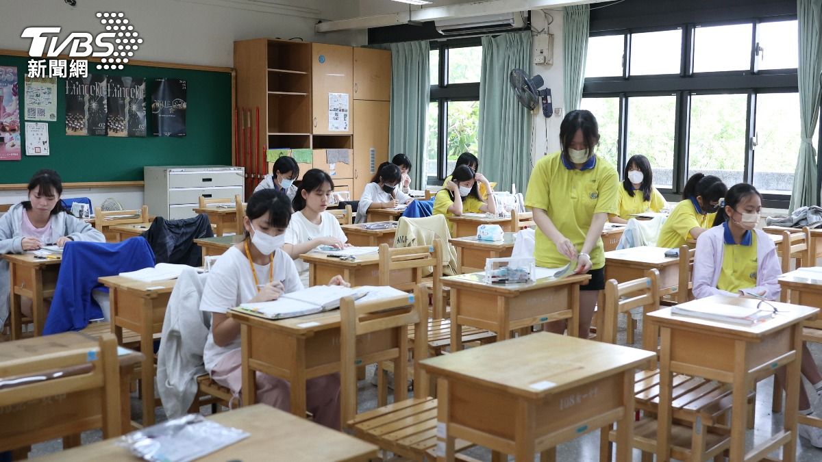 國中會考結束，今年共17.5萬考生應試。（圖／記者華子琛攝）