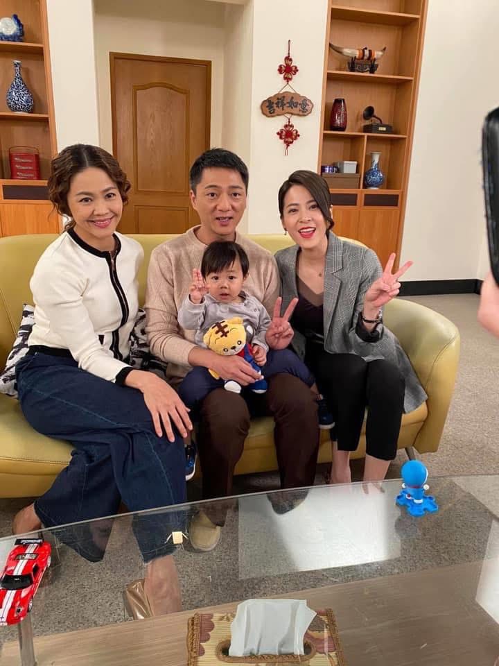 劉杰叡（中）演出《多情城市》時還年紀很小。（圖／民視提供）