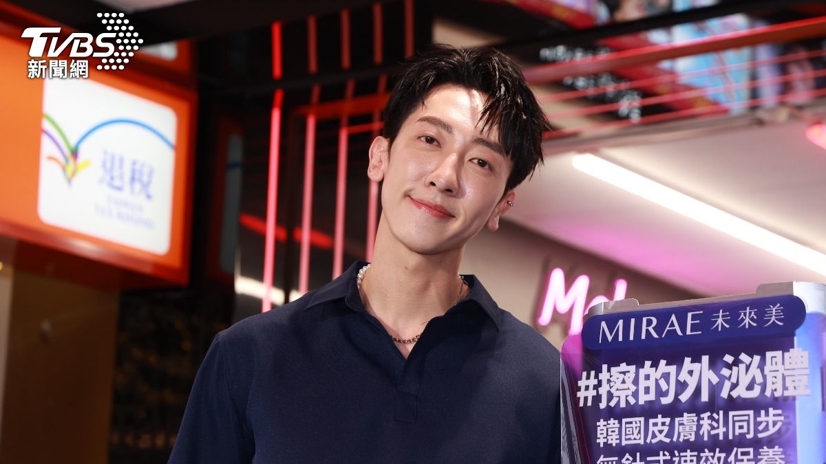 張哲偉23歲服外語替代役。（圖／黃城碩攝）