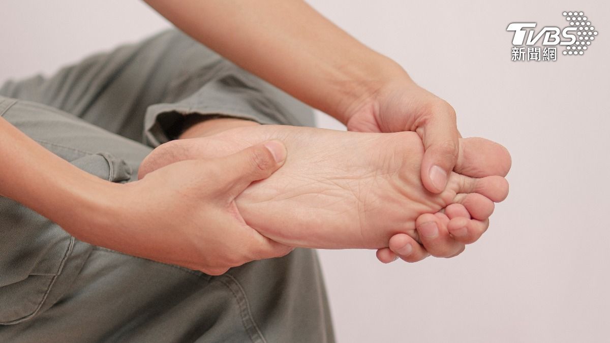 他腳腫竟是主動脈剝離！（示意圖／shutterstock達志影像） 