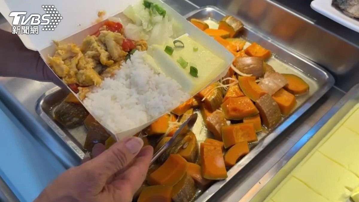 番茄蛋、蒸蛋、高麗菜加白飯85元！　無主菜便當PO網引熱議