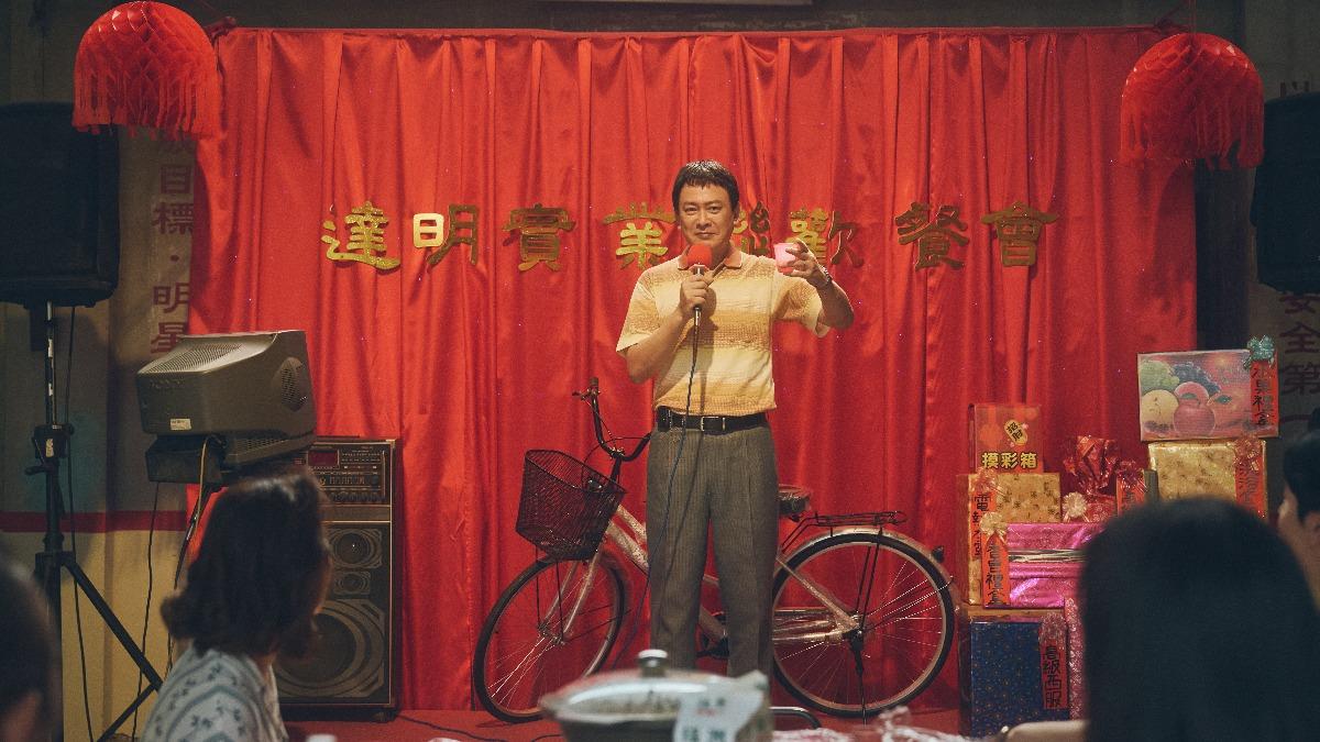 《成功路上》王識賢在李程彬幫助之下賺大錢。（圖／華視提供）