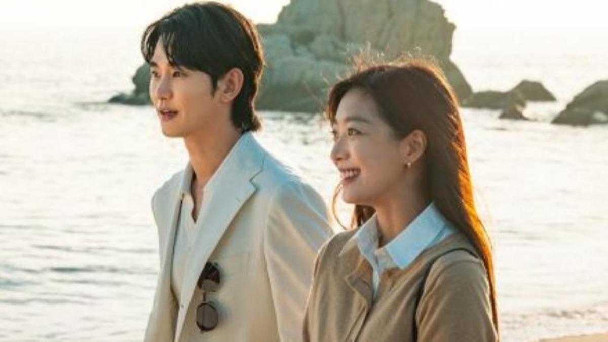 金秀賢、曹寶兒主演大成本《山寨人生》迄今無緣上檔。（圖／Disney+提供）
