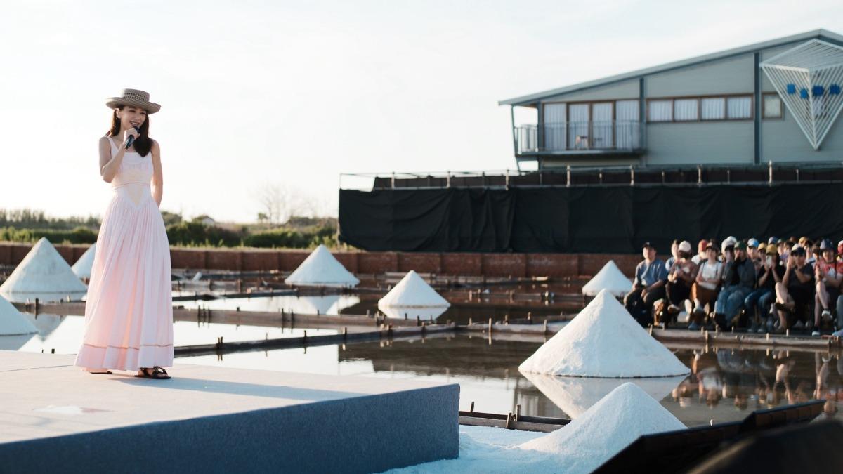 田馥甄疑似遭到新北萬里觀光業者為難。（圖／翻攝自何樂音樂臉書）