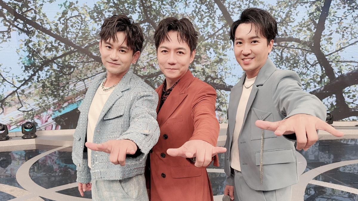 沈建豪出新專輯，同門師兄陳隨意（中）、吳俊宏（左）合體力挺。（圖／豪記唱片提供）