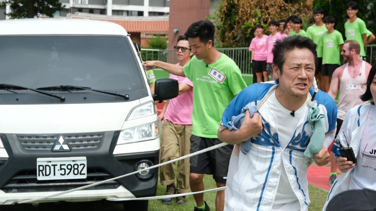 徐乃麟出外景超賣力。（圖／東森提供）