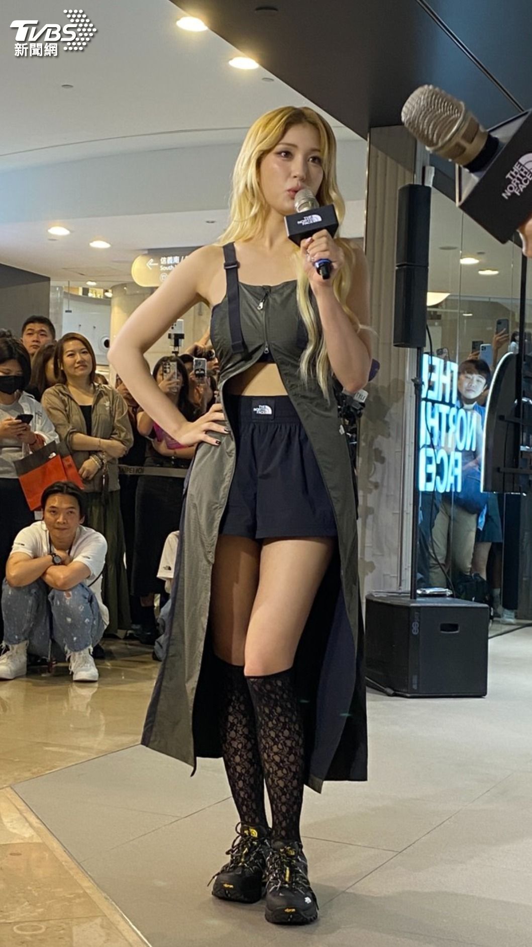 SOMI的身材有著好比例加上猶如洋娃娃的臉蛋,被譽為「人間芭比」。(圖/林坤緯攝)