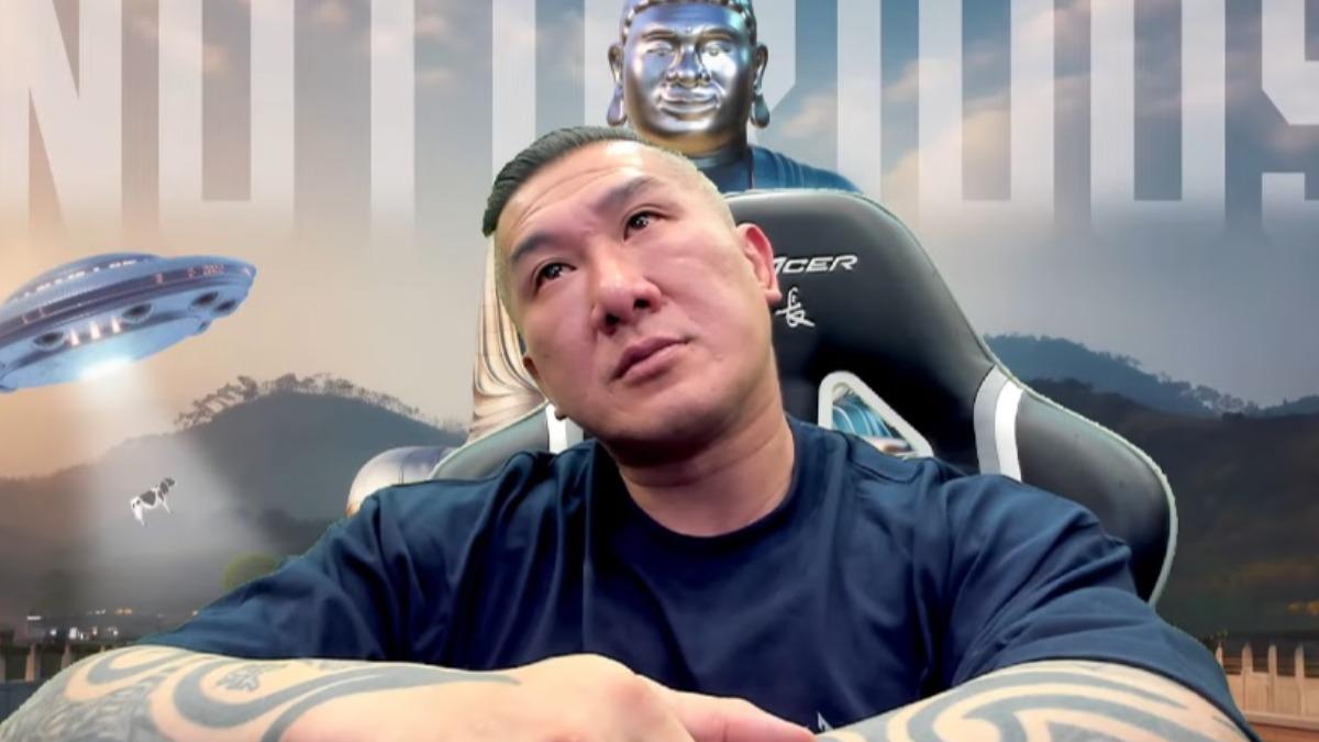 館長崩潰。（圖／翻攝自館長YT）