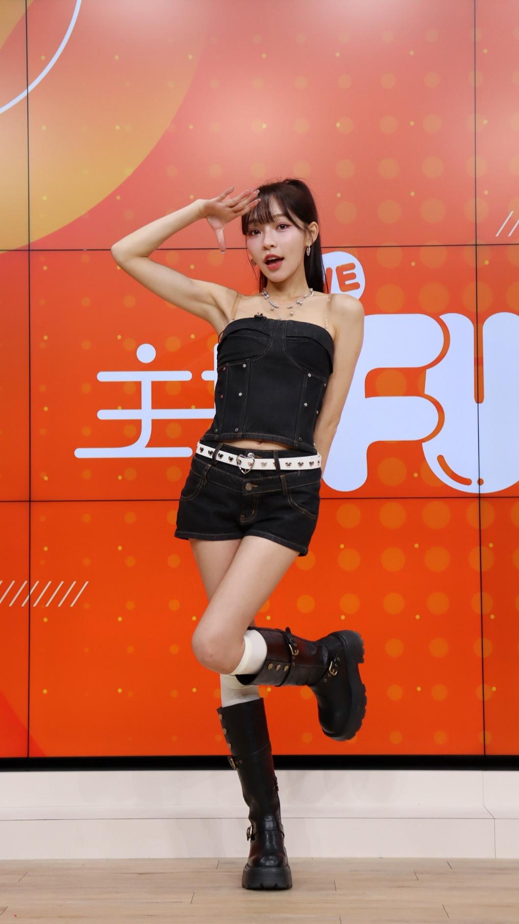 林襄大讚好友李多慧的舞蹈以及待人處事的面面俱到。（圖／鏡電視提供）