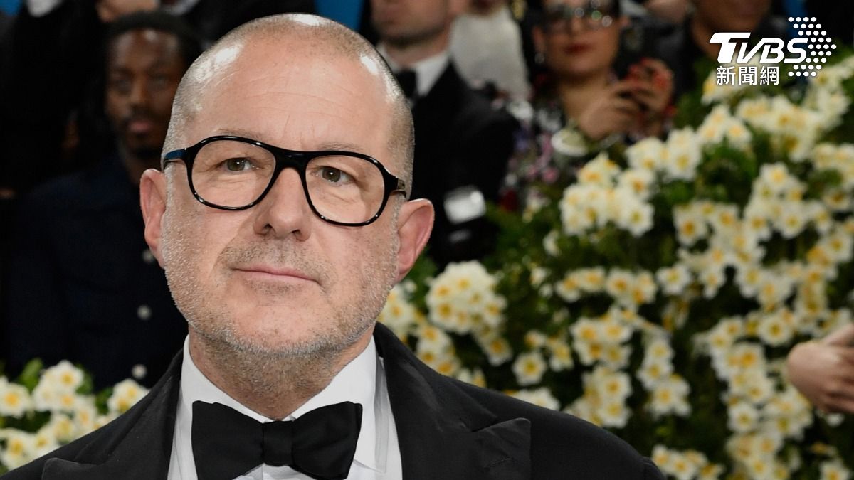 前蘋果傳奇總監、賈伯斯的長年搭檔艾夫（Jony Ive）將聯手OpenAI打造夢幻AI硬體裝置。（圖／達志影像美聯社）