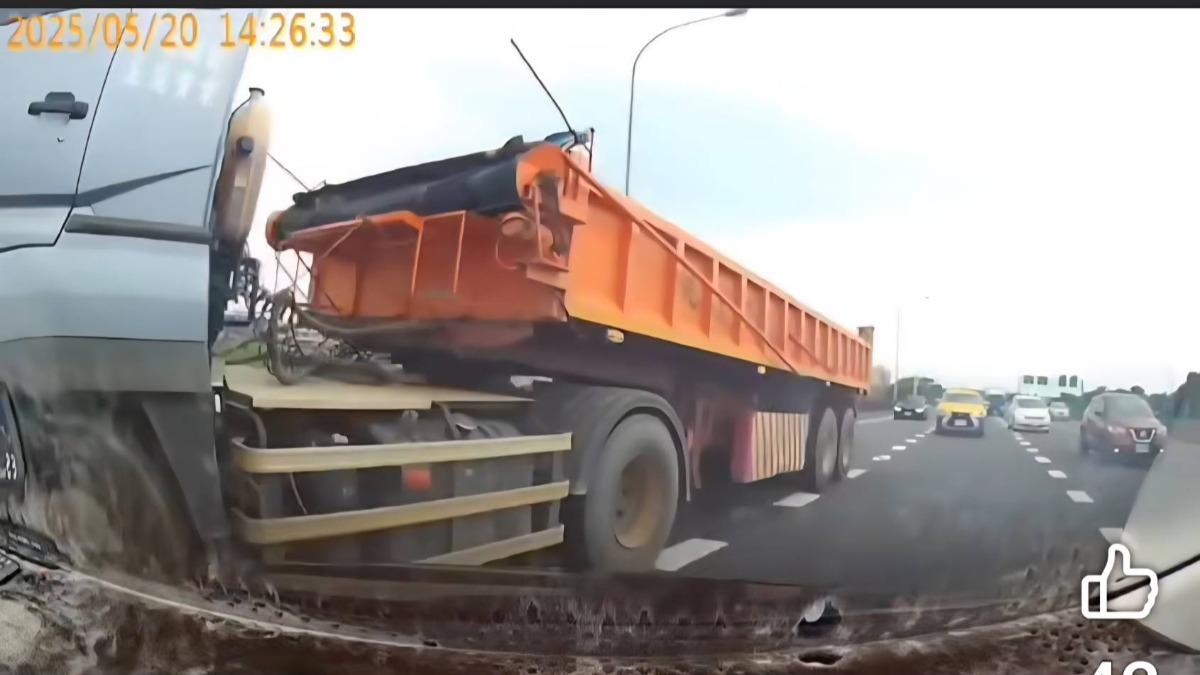 國道上遭撞旋轉360度　車主自嘲剛好轉過來看看誰撞我
