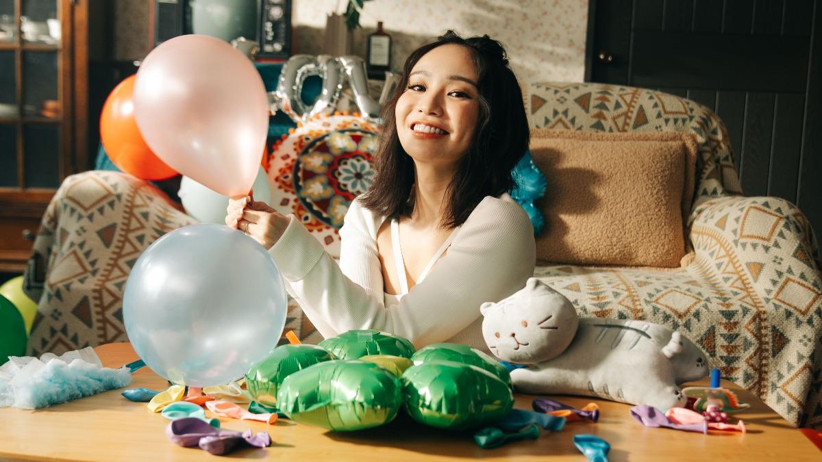 陳芳語在新歌裡唱出戀愛裡的糾結心情。（圖／陶山音樂提供）