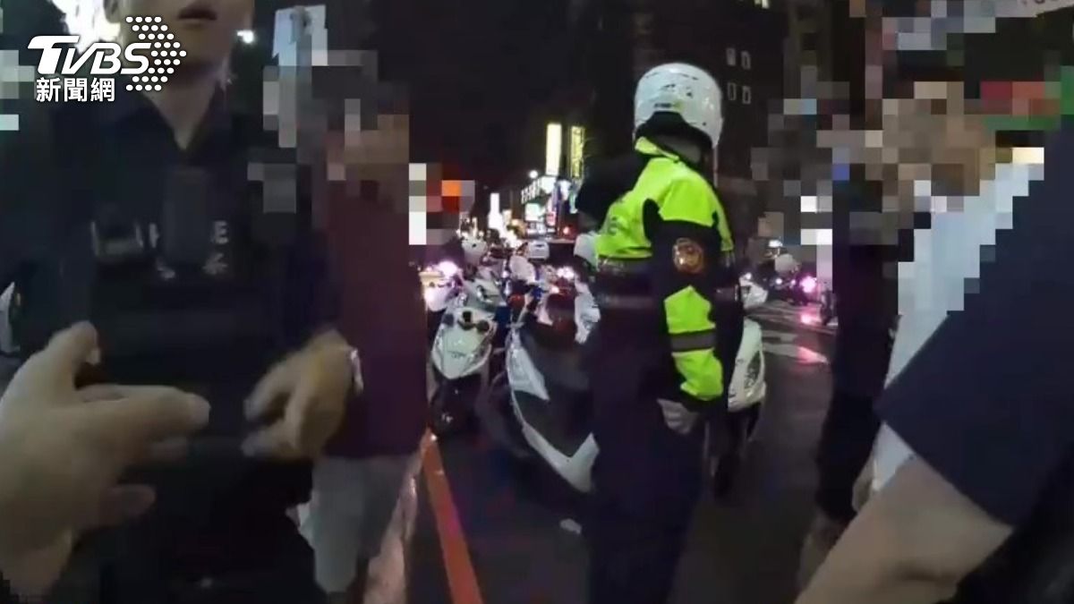 警方到場了解情況。(圖/TVBS)