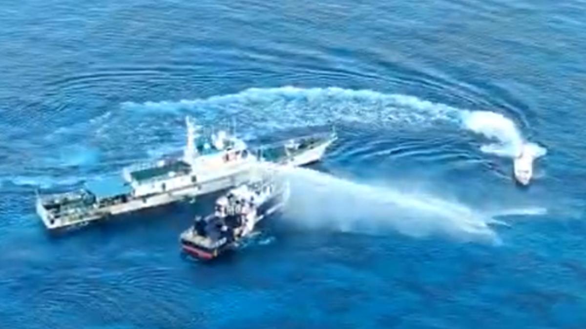 南海衝突再起 陸海警船射水砲轟菲公務船