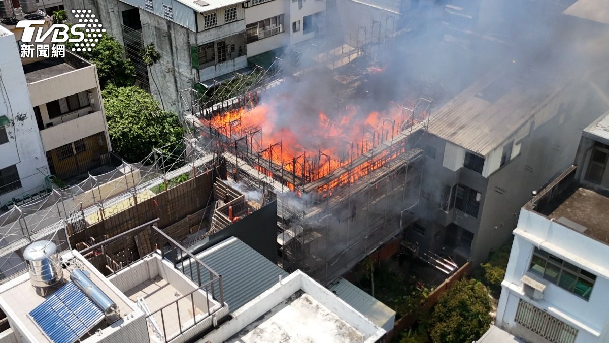這起火警無人員傷亡。(圖/TVBS)