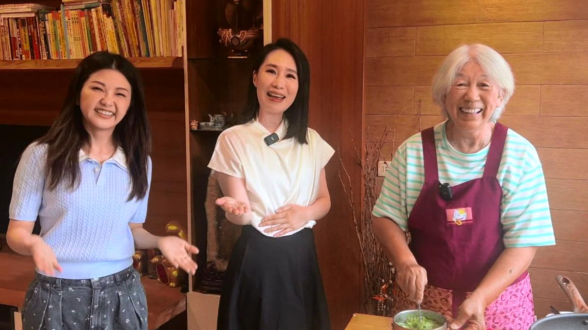 高文音(中)探望小CALL婆婆,首次公開油蔥醬獨家配方。(圖/年代提供)
