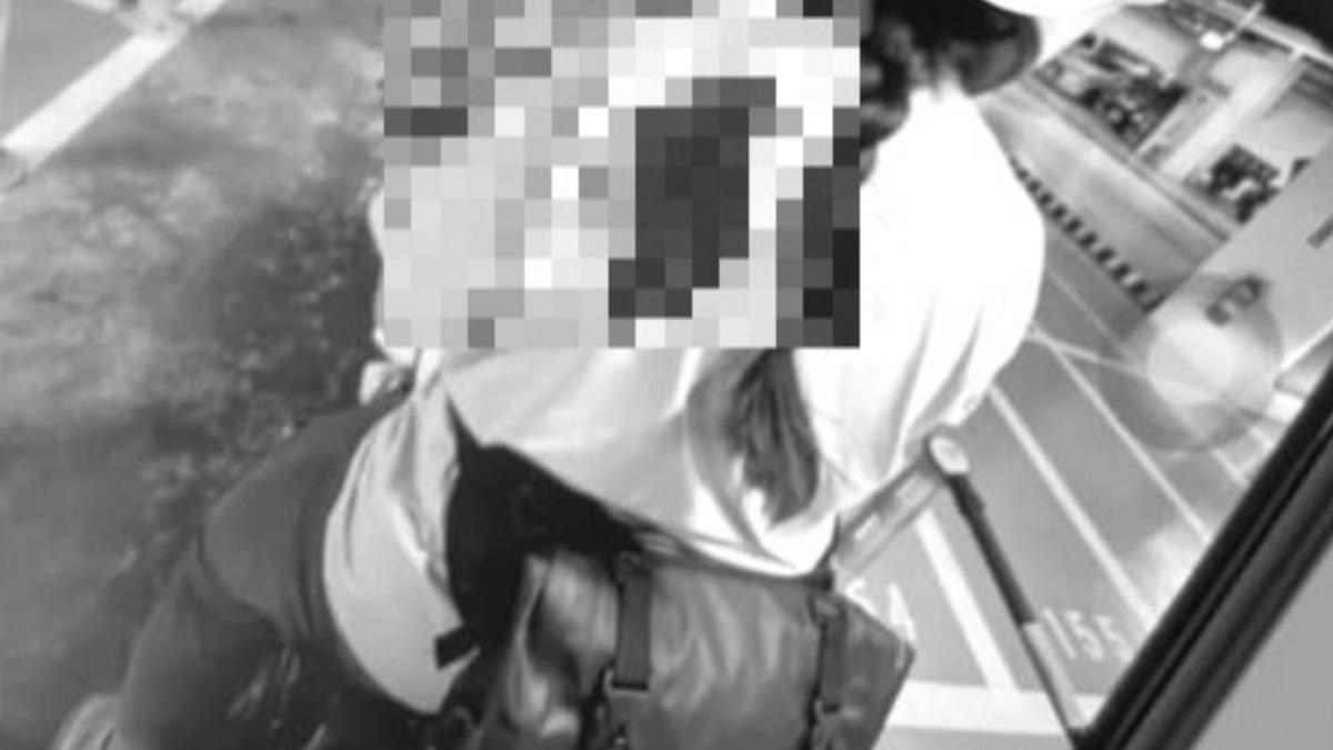 台北信義區停車場濺血！女騎士遭男持刀連捅5下「白T染紅」