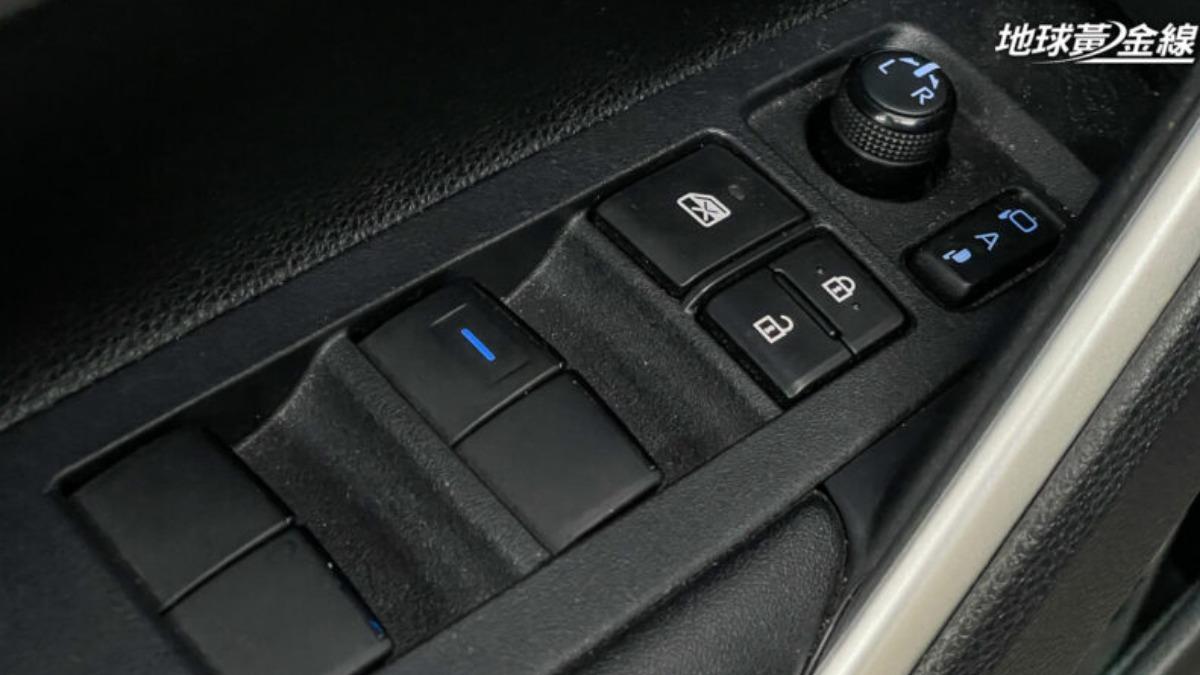Toyota貼心升級！Corolla Cross LED窗控全面補強