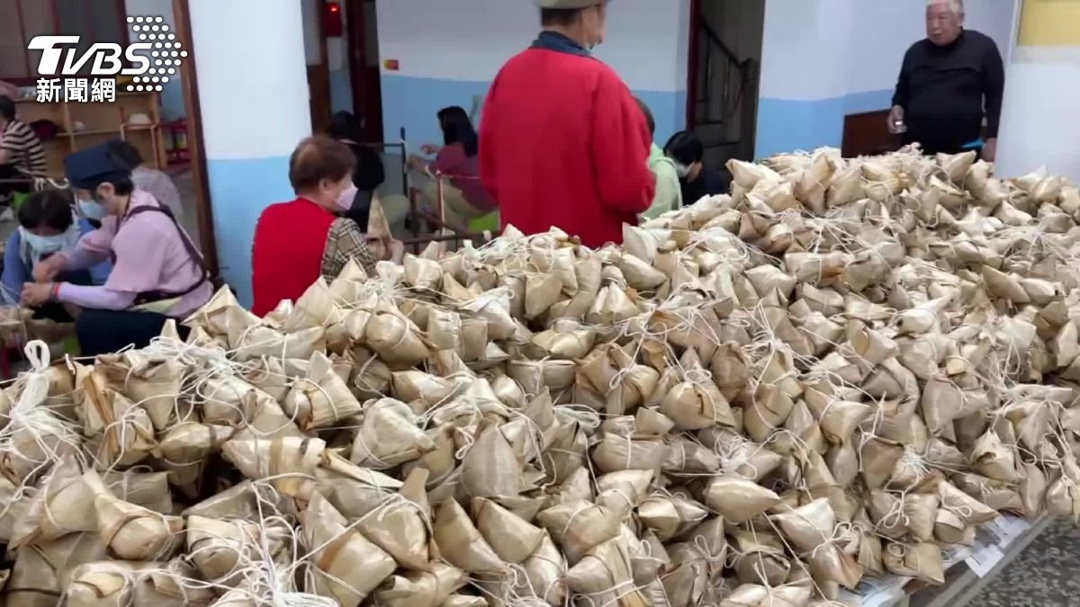萬「粽」一心！苗栗社區5點開工狂包粽　彰化把肉圓變肉粽