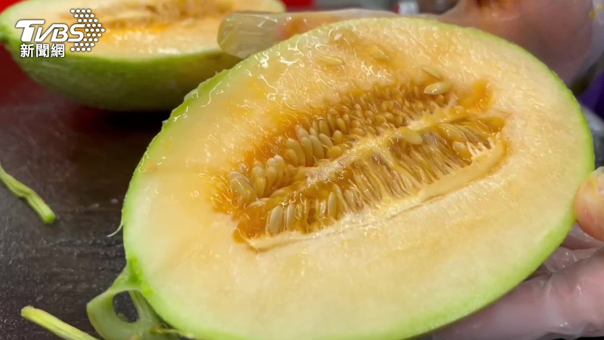 卡蜜拉哈密瓜1顆恐破千　護瓜專案防宵小