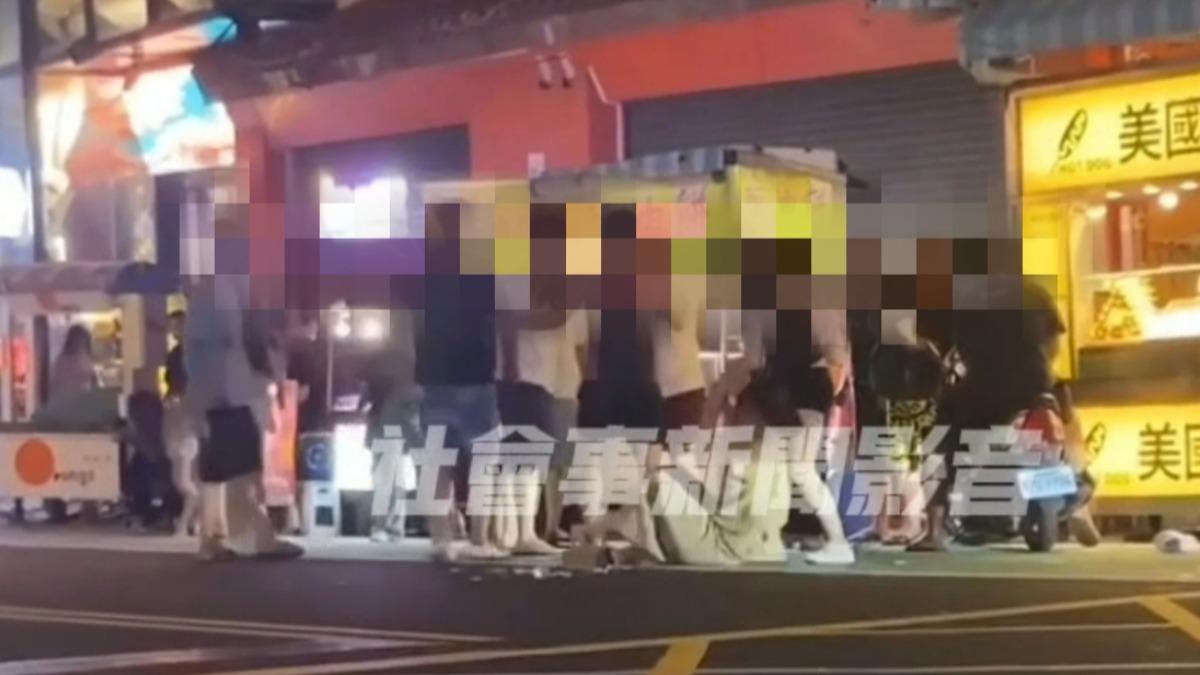 熟女喝嗨了「無影腳」踹陌生孕婦　尪護妻回拳墾丁大街打成一團