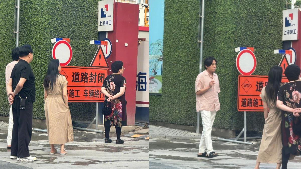 秦昊看到一半到旁吸菸解癮。（圖／翻攝自微博）