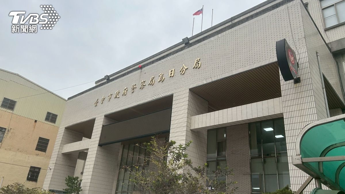 違規左轉被抓！翁牽車撞警還嗆六字經　遭過肩摔喊冤：在夢遊
