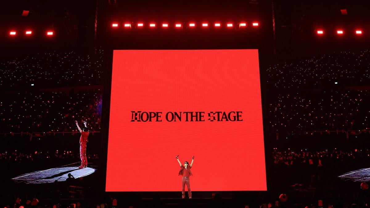j-hope演唱會紅光遍野。(圖/Live Nation Taiwan提供)