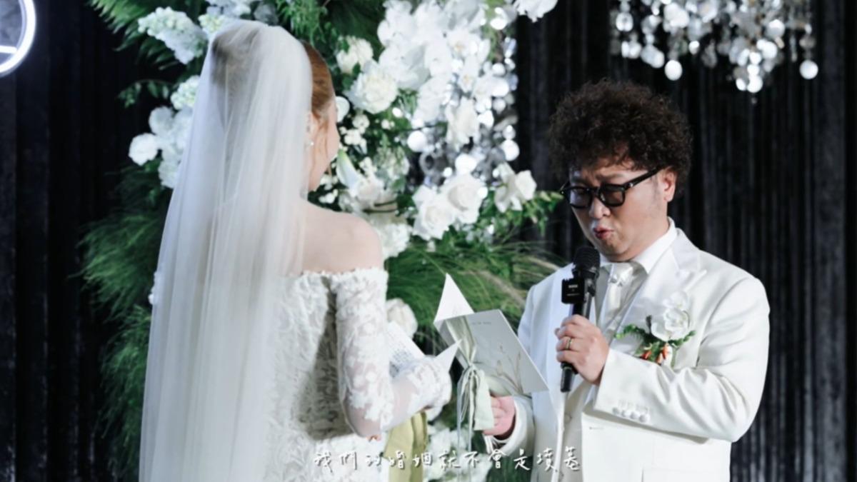 納豆在唸誓詞時哽咽爆哭。（圖／Playground Photo提供）