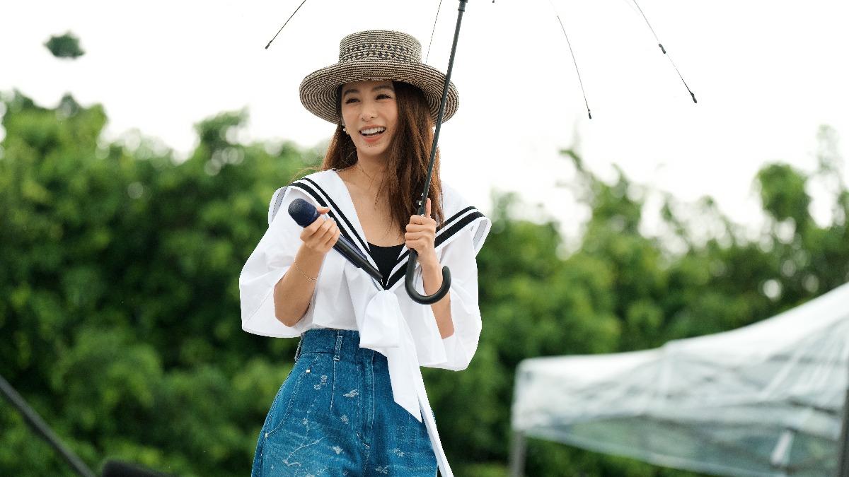 田馥甄唱一半「嘉賓」直接鑽進裙底！歌迷失控尖叫　暴動場面曝