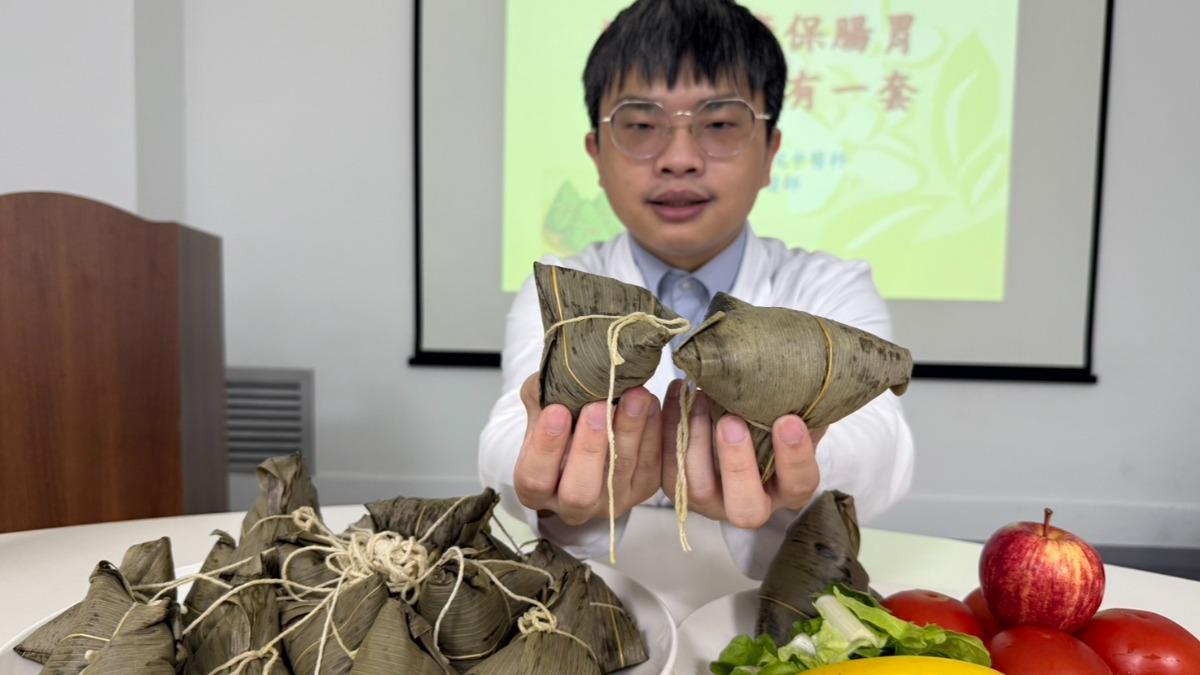 楊東昇說明,每年端午節前後都會有不少因為過度食用粽子,導致腸胃不適、或是血糖飆高者。(圖/台中醫院提供)