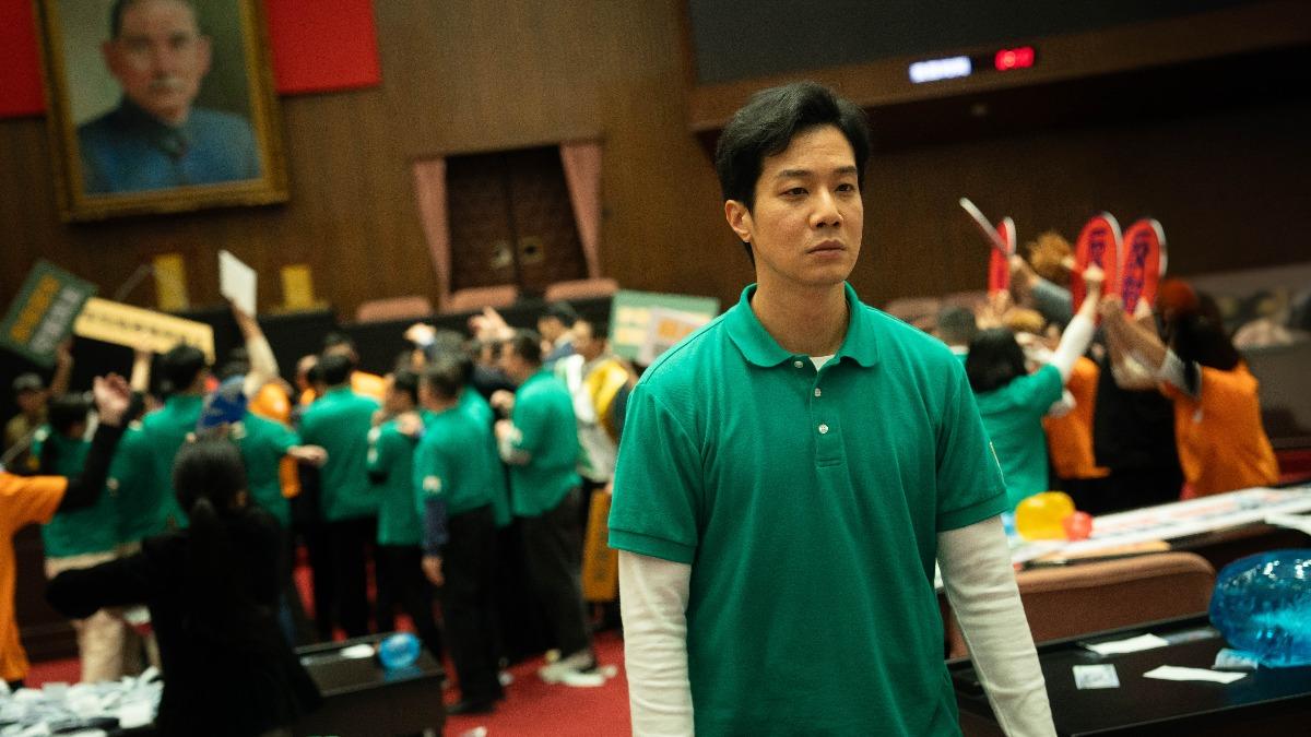 《我們與惡的距離 II》薛仕凌陷世代衝突。（圖／CATCHPLAY提供）