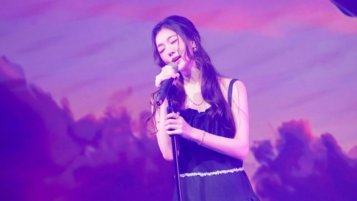 宋知佑現場演唱〈想見你〉。（圖／首湛創意與BILLIONS提供）