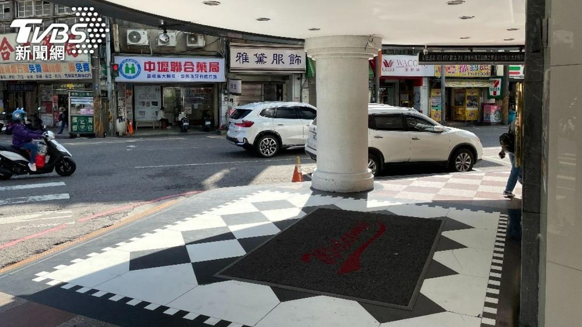 假釋犯Ｋ歌被嗆「衝三小」　他刺穿勸架男心臟奪命　二審判無期