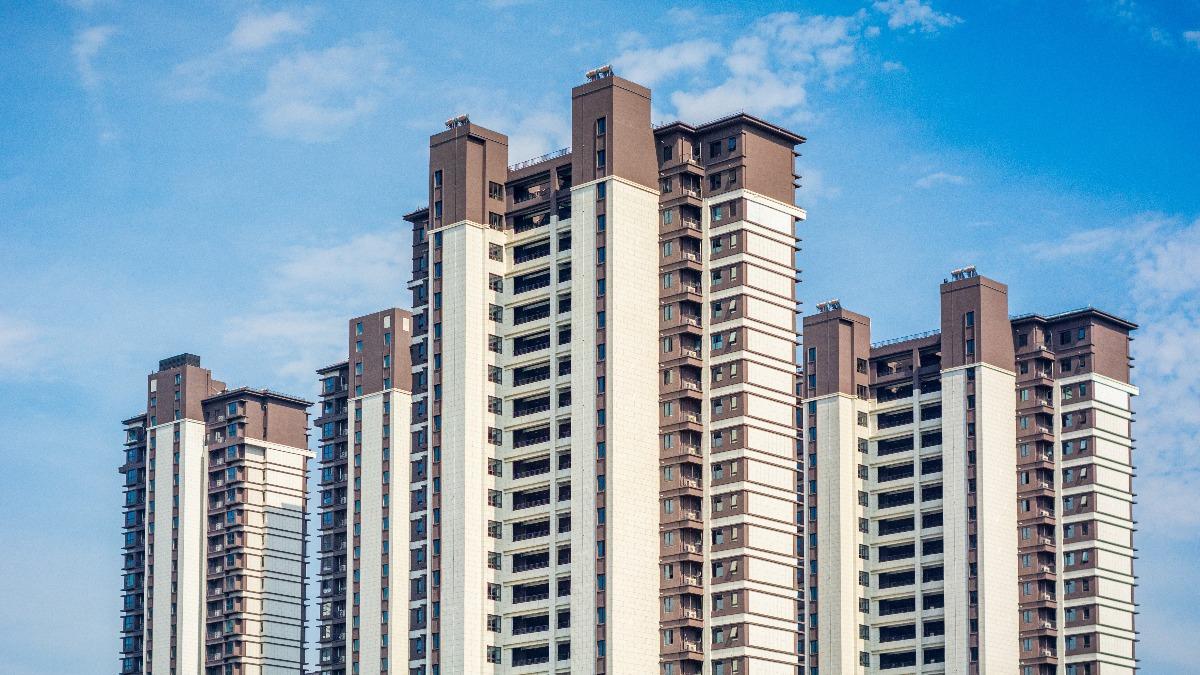2025購屋意願全面下滑？限貸令、股市震盪與通膨壓力如何影響你買房的決定？