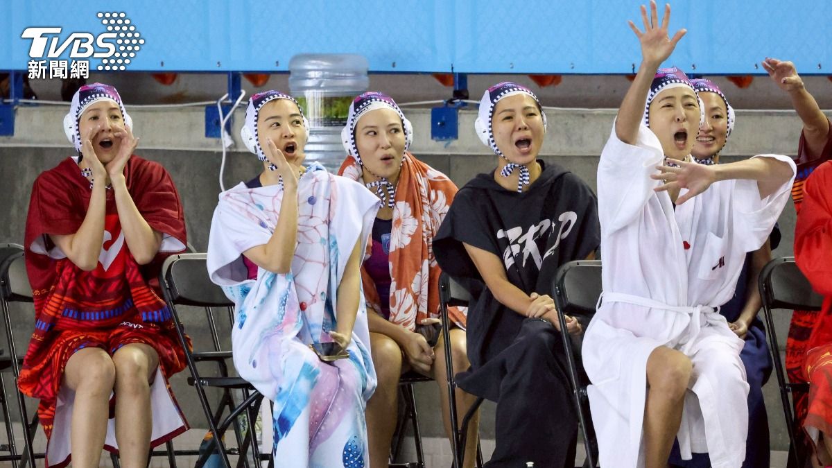 夏嘉璐和賈永婕一同參加世壯運女子水球決賽。（圖／華子琛攝）