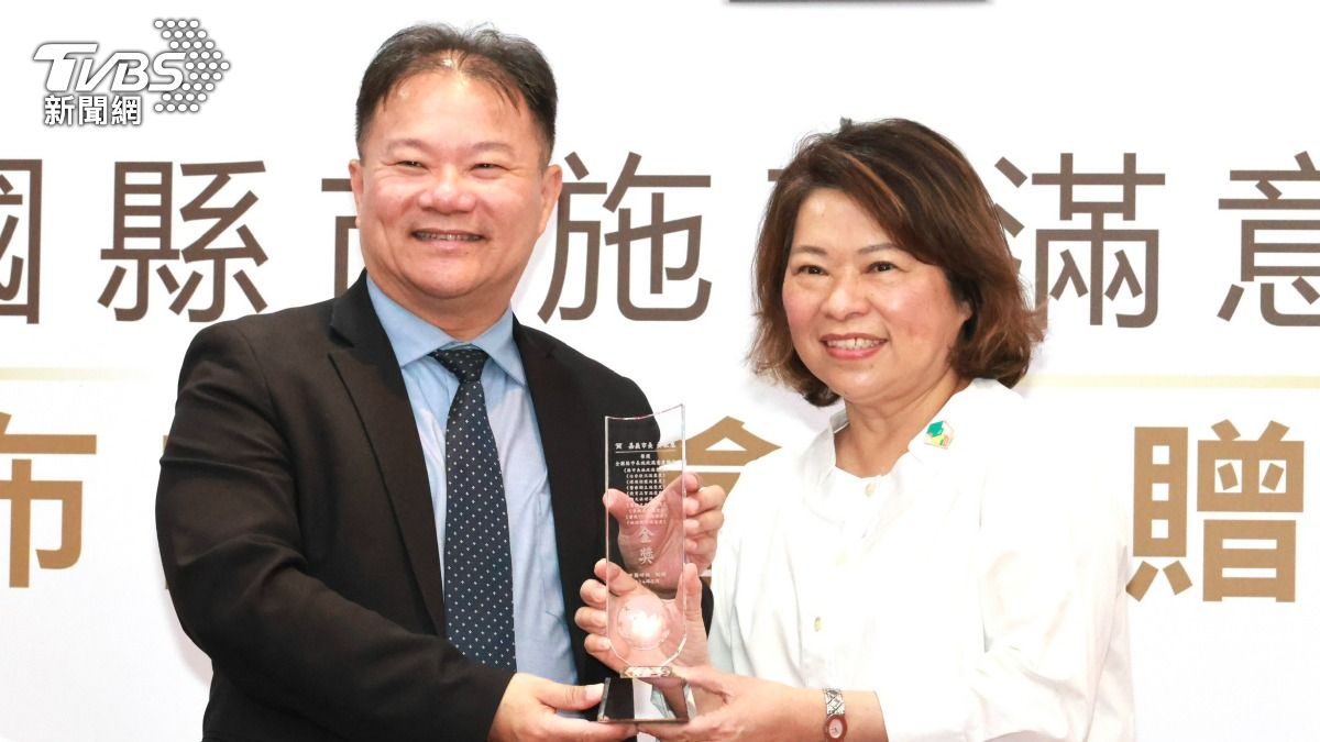 全國縣市施政滿意調查，六都由高雄市、台中市獲金獎；16地方縣市由嘉義市、嘉義縣獲金獎（圖/潘建樺攝）