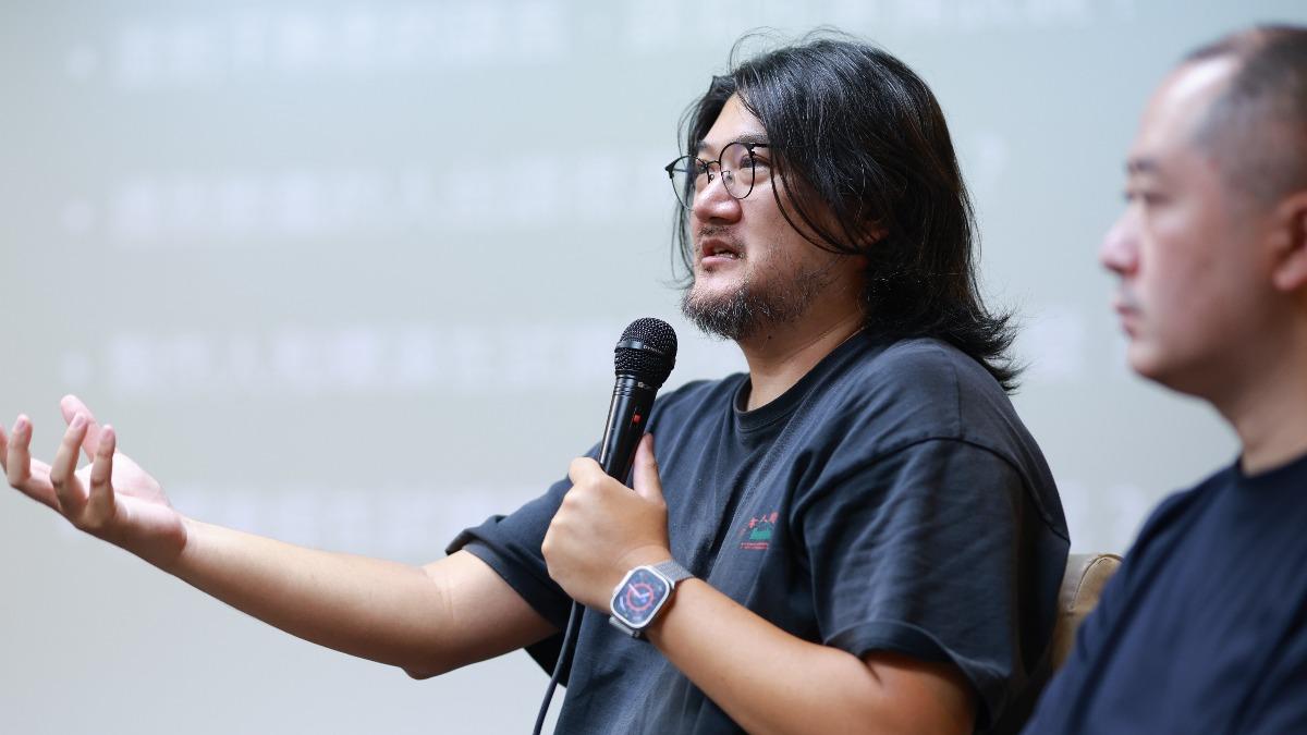 導演孫介珩（左）分享台語表演經驗。（圖／公視台語台提供）