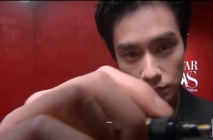 胡一天在鏡頭的捕捉下，膚況一覽無遺。