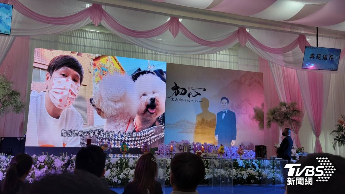 楊煥今在台中告別式，人生風光畢業。（圖／黃盈容攝）