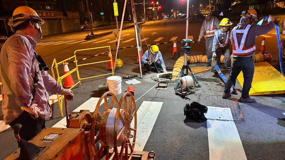 台電進行工作停電作業前，都會與重要用戶、里長溝通協調確定，並針對所有停電戶發送停電通知單。（圖／台電台中區處提供）