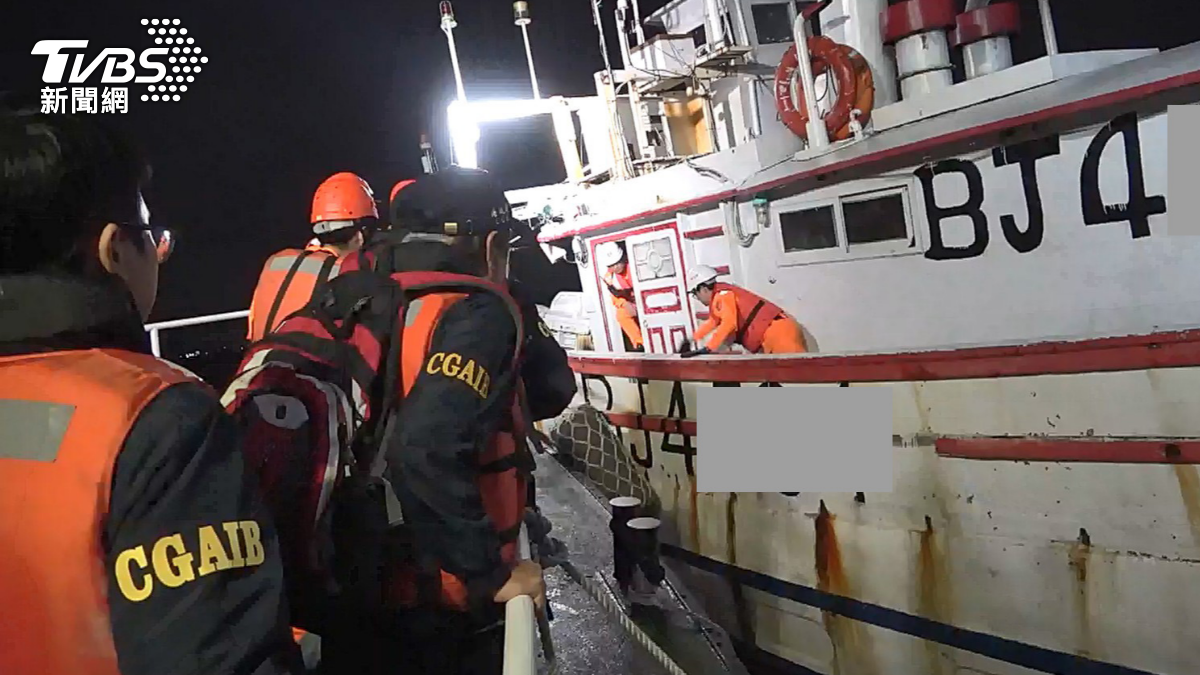 海巡署今年2月登船查獲大量走私毒品。（圖／TVBS）