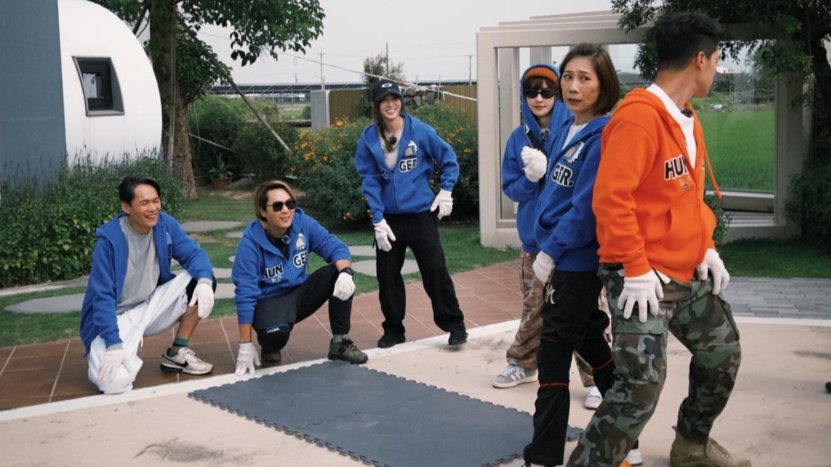 許孟哲和郎祖筠對戰玩遊戲。（圖／中視提供）