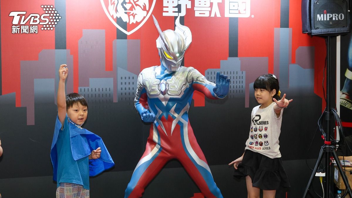 假面騎士達爾見面會與小影迷同歡。（圖/華子琛攝）